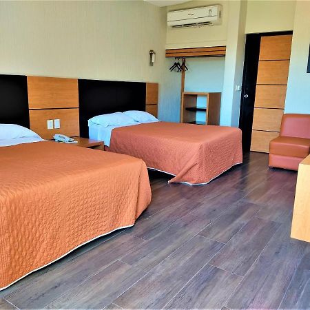 Hotel Oasis Heroica Caborca Esterno foto