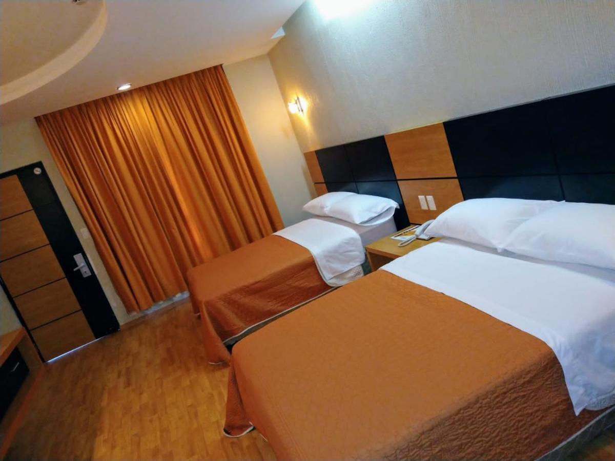 Hotel Oasis Heroica Caborca Esterno foto