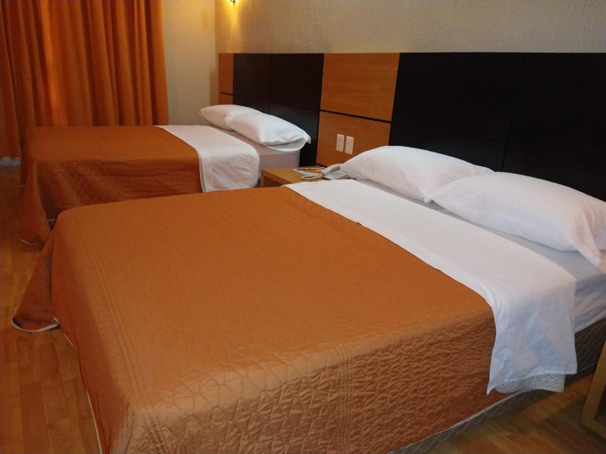 Hotel Oasis Heroica Caborca Esterno foto