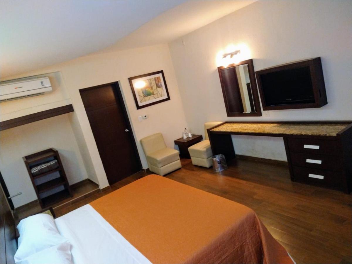 Hotel Oasis Heroica Caborca Esterno foto