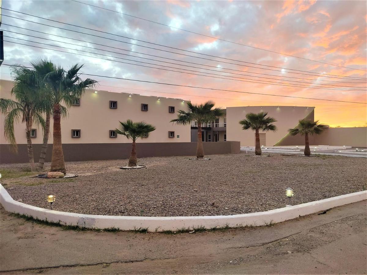Hotel Oasis Heroica Caborca Esterno foto