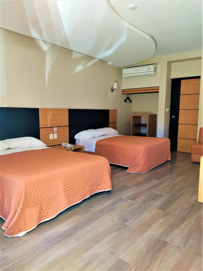 Hotel Oasis Heroica Caborca Esterno foto