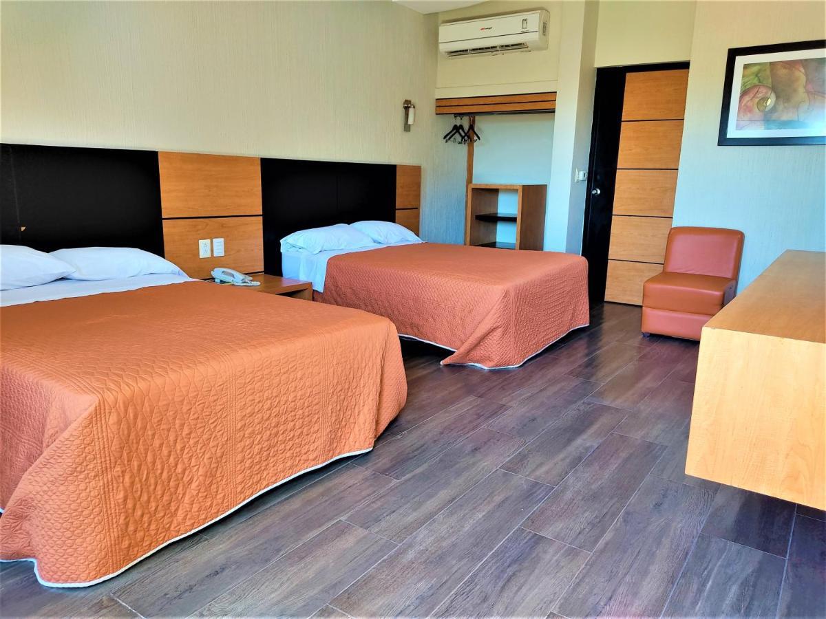 Hotel Oasis Heroica Caborca Esterno foto