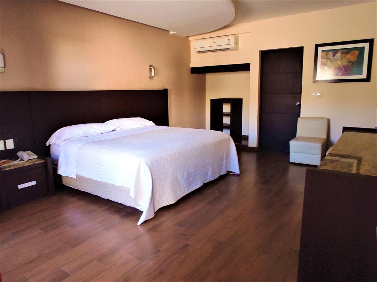 Hotel Oasis Heroica Caborca Esterno foto
