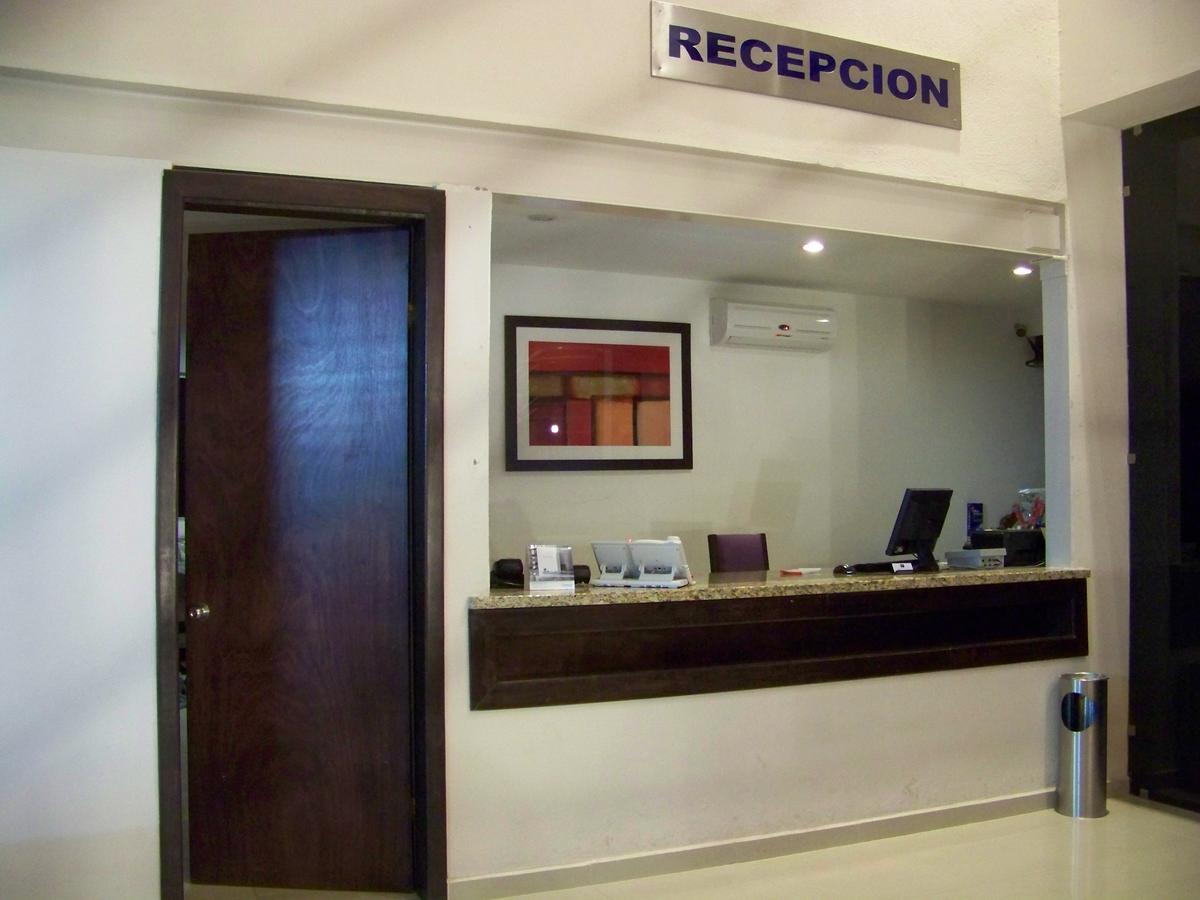 Hotel Oasis Heroica Caborca Esterno foto
